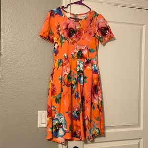 UNICORN lularoe coral/floral Amelia